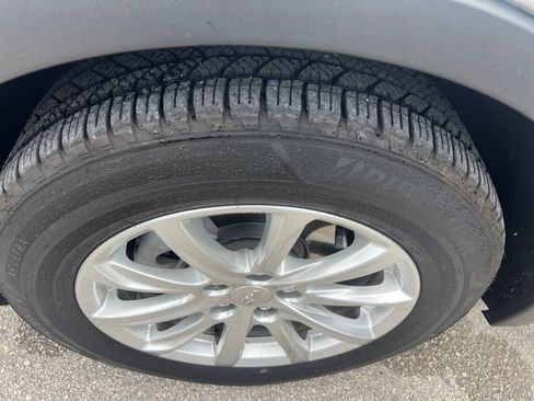 Used 2022 Cadillac XT4 Luxury w/ Driver Awareness Package FWD image 16