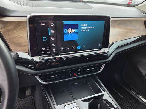 Used 2024 Volkswagen Atlas SE w/ Panoramic Sunroof Package FWD image 19