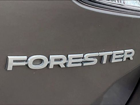 Used 2023 Subaru Forester Premium AWD/4WD image 10