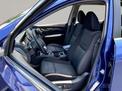 Used 2020 Nissan Rogue SV FWD image 15