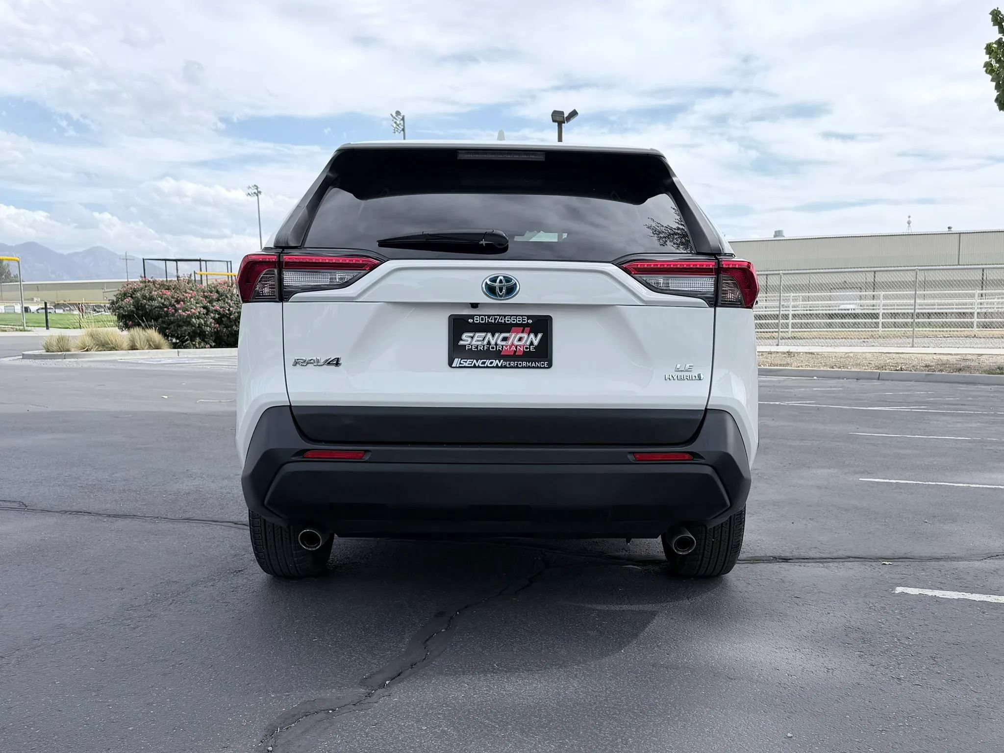 Used 2021 Toyota RAV4 LE AWD/4WD image 6