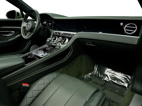 Used 2021 Bentley Continental GT AWD/4WD image 2