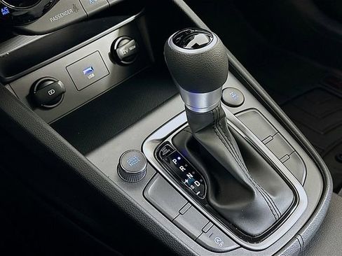 Certified 2023 Hyundai Kona SEL AWD/4WD image 17