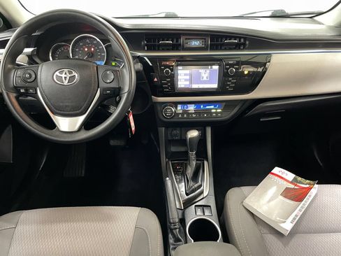Used 2015 Toyota Corolla LE FWD image 2