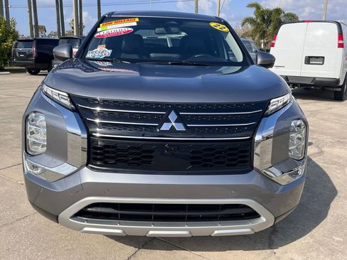 Used 2022 Mitsubishi Outlander SE image 8