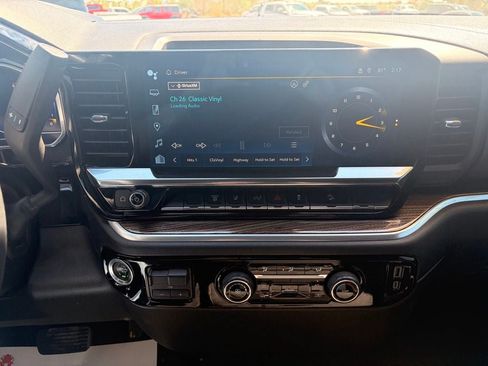 Used 2024 Chevrolet Silverado 2500 LT AWD/4WD image 18