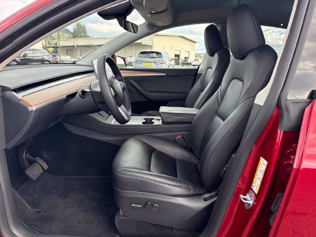Used 2024 Tesla Model Y Long Range AWD/4WD image 17
