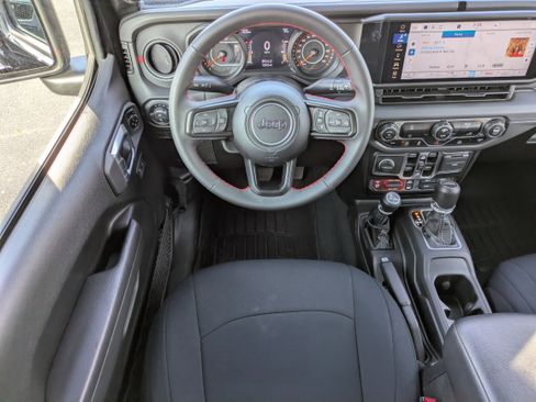 Used 2024 Jeep Gladiator Rubicon image 4