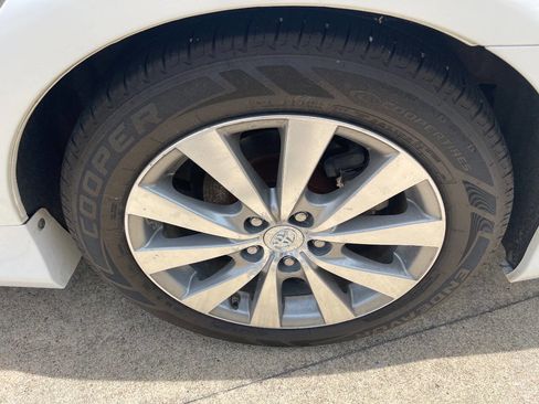Used 2011 Toyota Avalon Limited FWD image 6