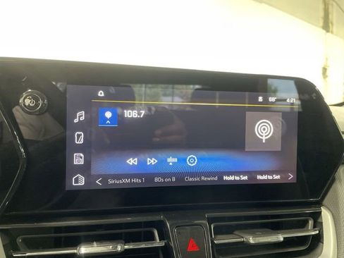 Used 2025 Chevrolet TrailBlazer LT FWD image 16