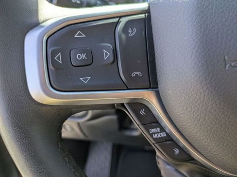Used 2025 RAM 1500 Big Horn AWD/4WD image 18