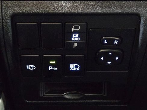 Used 2019 Toyota Land Cruiser AWD/4WD image 40