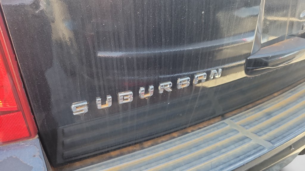 Used 2008 Chevrolet Suburban LTZ w/ LTZ Preferred Equipment Group RWD image 10