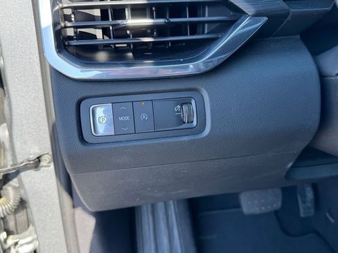 Used 2025 GMC Acadia Elevation FWD image 23