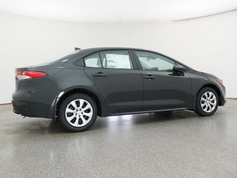 Used 2026 Toyota Corolla LE FWD image 29