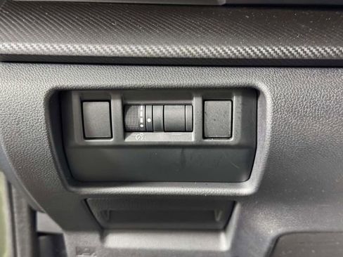 Used 2024 Subaru Crosstrek 2.5i Limited AWD/4WD image 19
