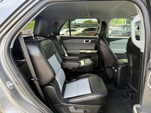 Used 2023 Ford Explorer XLT w/ Equipment Group 202A AWD/4WD image 27