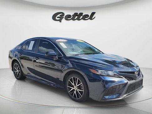 Certified 2021 Toyota Camry SE image 15