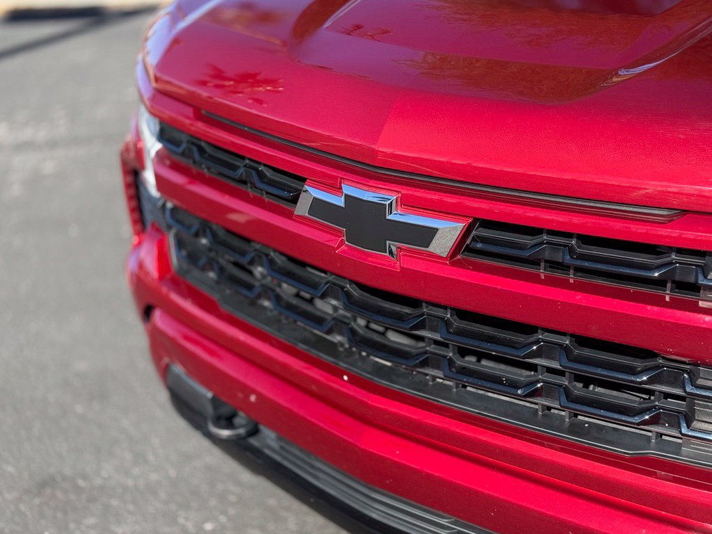 Used 2024 Chevrolet Silverado 1500 RST w/ Convenience Package II RWD image 2