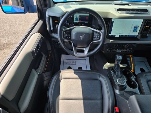 Used 2023 Ford Bronco Badlands AWD/4WD image 14