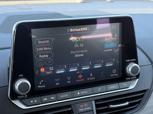 Used 2025 Nissan Altima 2.5 SV FWD image 19