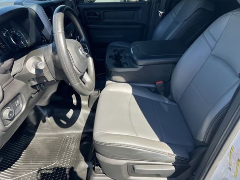 Used 2024 RAM 2500 Tradesman w/ Chrome Appearance Group image 8