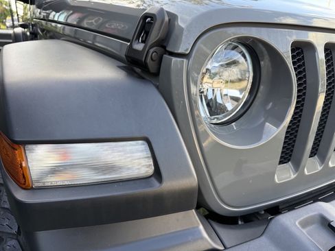 Used 2019 Jeep Wrangler Sport AWD/4WD image 8