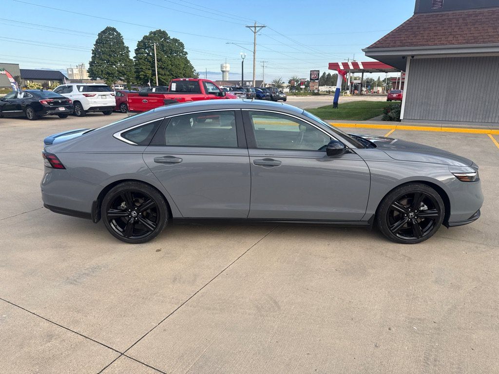 Used 2024 Honda Accord Sport image 6
