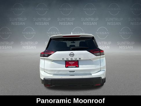 Used 2025 Nissan Rogue SV w/ SV Premium Package FWD image 10