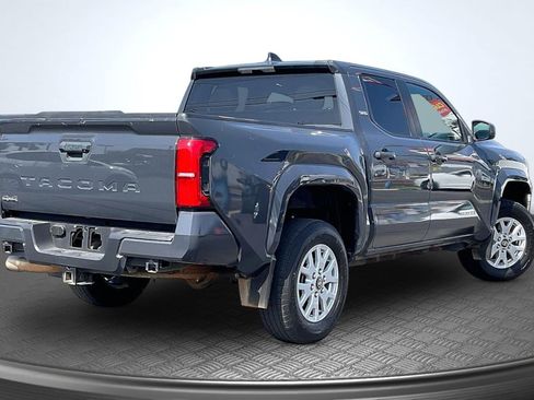 Used 2024 Toyota Tacoma SR5 AWD/4WD image 13