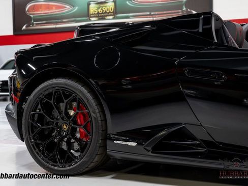 Used 2021 Lamborghini Huracan EVO image 36