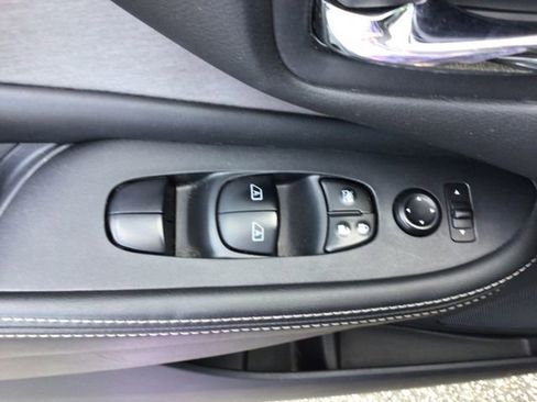 Used 2023 Nissan Murano SV FWD image 64