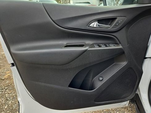 Used 2023 Chevrolet Equinox LT image 18