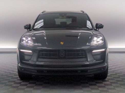 Certified 2026 Porsche Macan AWD/4WD image 7