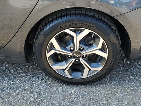 Used 2021 Kia Forte LXS FWD image 5
