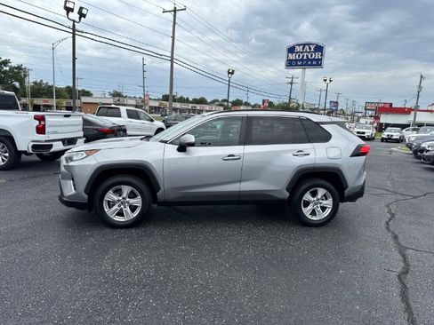 Used 2020 Toyota RAV4 XLE FWD image 2