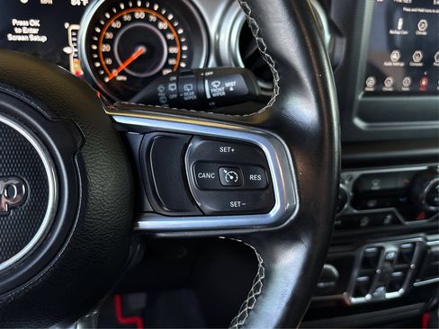 Used 2020 Jeep Wrangler Unlimited Sahara AWD/4WD image 27