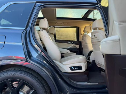 Used 2019 BMW X7 xDrive50i w/ Premium Package image 26