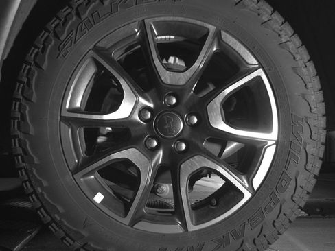 Used 2025 Jeep Compass Trailhawk AWD/4WD image 14