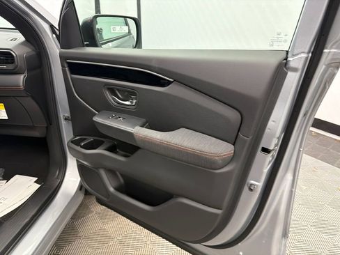New 2026 Honda Pilot Sport image 15