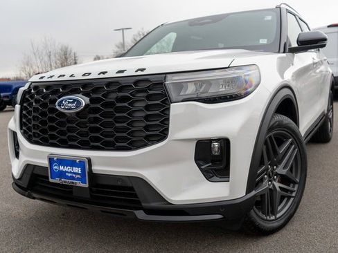 New 2026 Ford Explorer ST-Line w/ ST-Line Street Pack AWD/4WD image 1