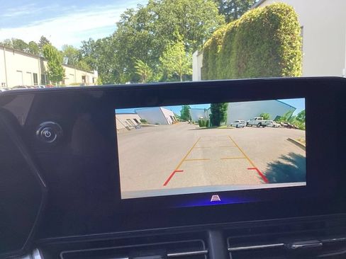 Used 2025 Chevrolet Trax LT w/ Driver Confidence Package FWD image 12