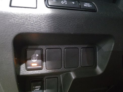 Used 2025 Nissan Frontier SV RWD image 25