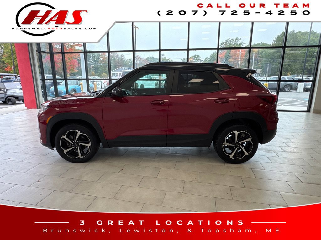 Used 2021 Chevrolet TrailBlazer RS w/ Sun and Liftgate Package AWD/4WD image 2