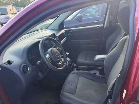 Used 2015 Jeep Compass Sport w/ Power Value Group FWD image 9