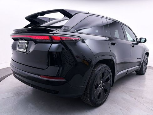 Used 2024 Jeep Wagoneer Launch Edition image 17