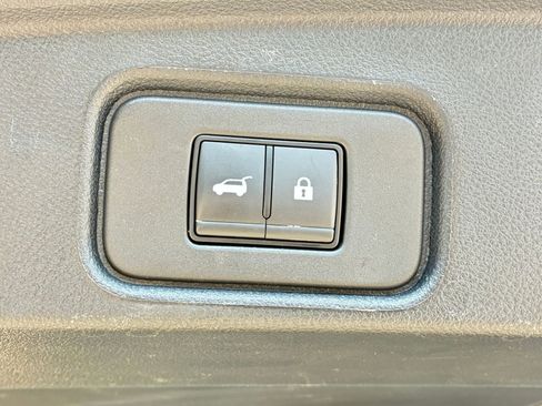 Used 2025 Nissan Pathfinder SV AWD/4WD image 29