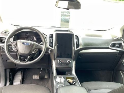 Used 2022 Ford Edge SE image 12