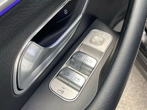 Used 2025 Mercedes-Benz GLE 350 4MATIC image 11