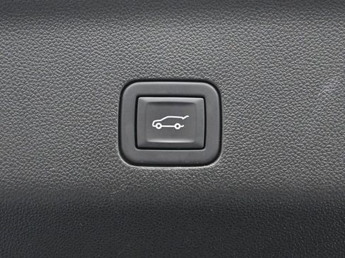 Used 2024 GMC Yukon SLT image 26